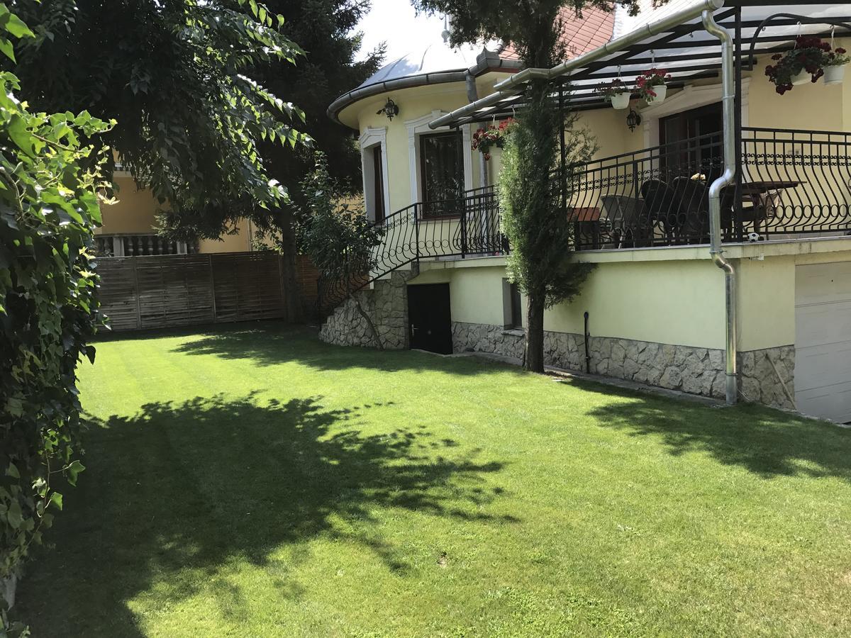 Palma Villa In City Park Budapest - Semi Suteren Eksteriør bilde