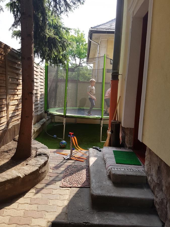 Palma Villa In City Park Budapest - Semi Suteren Eksteriør bilde