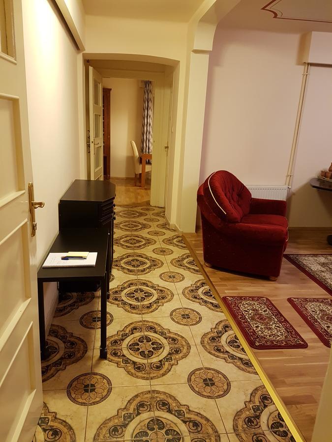 Palma Villa In City Park Budapest - Semi Suteren Eksteriør bilde